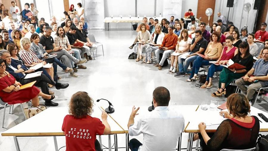 Reunión en Terrassa de unos 50 ayuntamientos catalanes, durante la semana pasada, una de las cumbres llevadas a cabo. Foto: DT