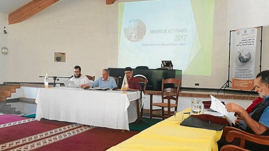Mohamed Said Badaoui, a la izquierda, durante la participación en el seminario. FOTO: Cedida
