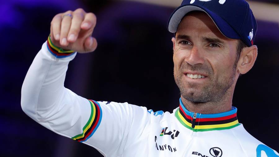 Valverde lucir&aacute; el maillot arco&iacute;ris en Francia. Foto: EFE
