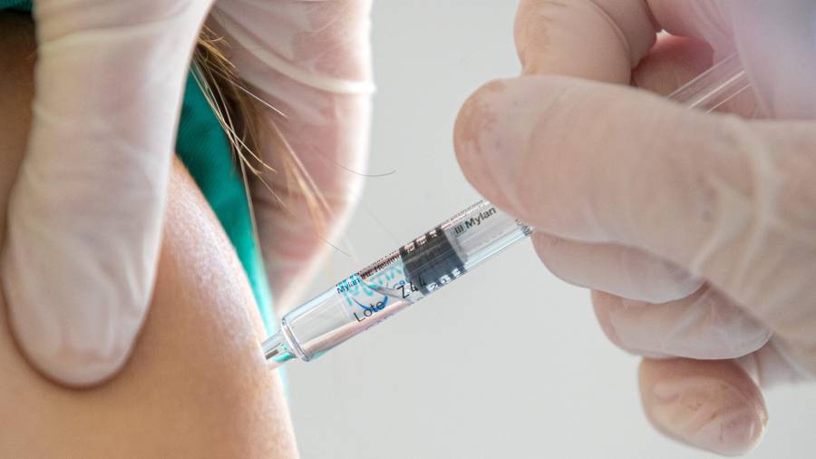 36.117 tarraconenses tienen ya tres vacunas contra la Covid. EFE