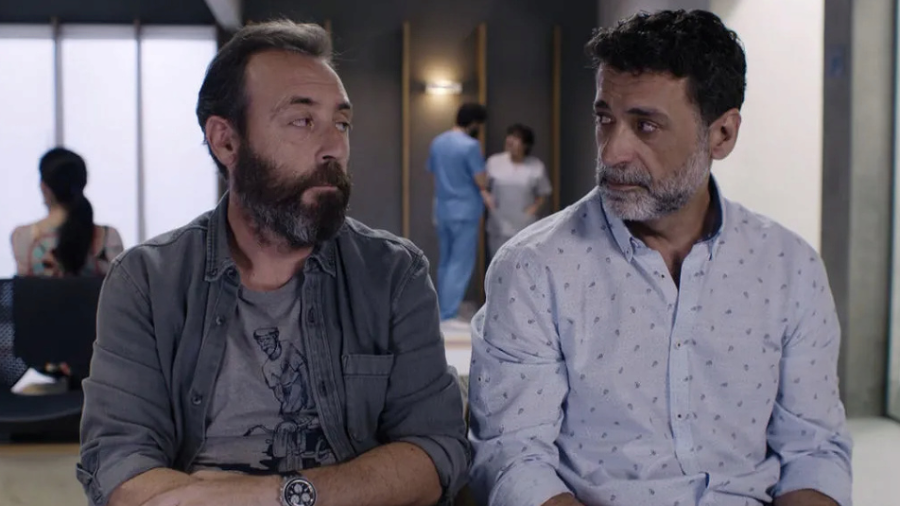 Antonio (Antonio Molero) y Chema (Nacho Fresneda) afrontan su vida en el hospital como pueden. Foto: Mediaset