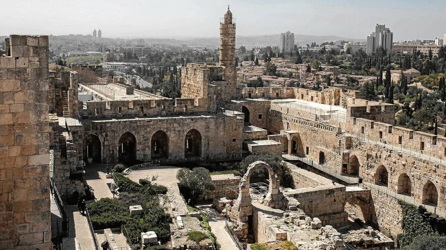 El Museo de la Torre de David, adyacente a la muralla occidental de la vieja ciudadela, alberga los cimientos del palacio del rey Herodes, donde historiadores y teólogos sugieren que podría haber sucedido el juicio de Jesús. FOTO: EFE