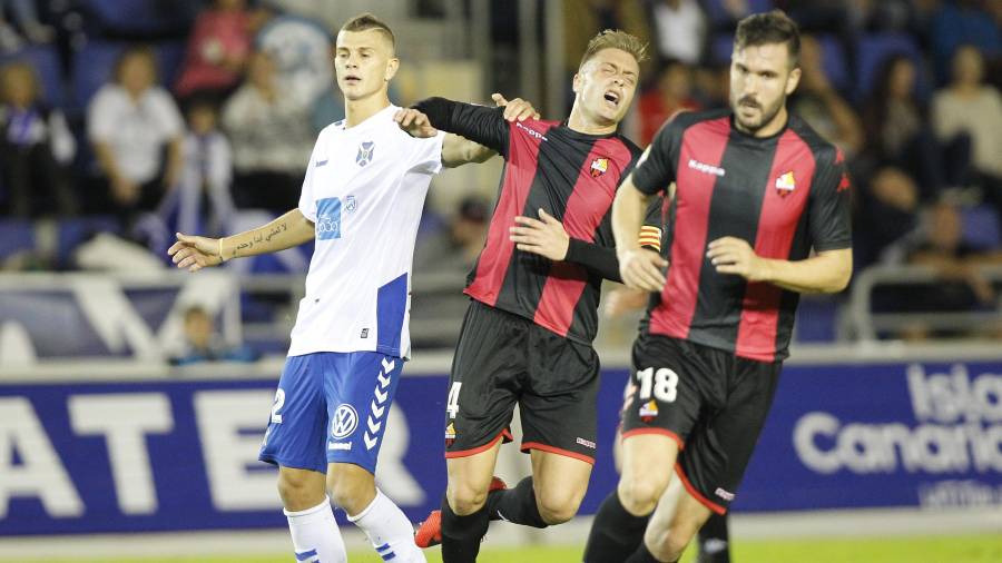 Jesús Olmo en el partido que jugó frente al Tenerife. Foto: Alfredo González