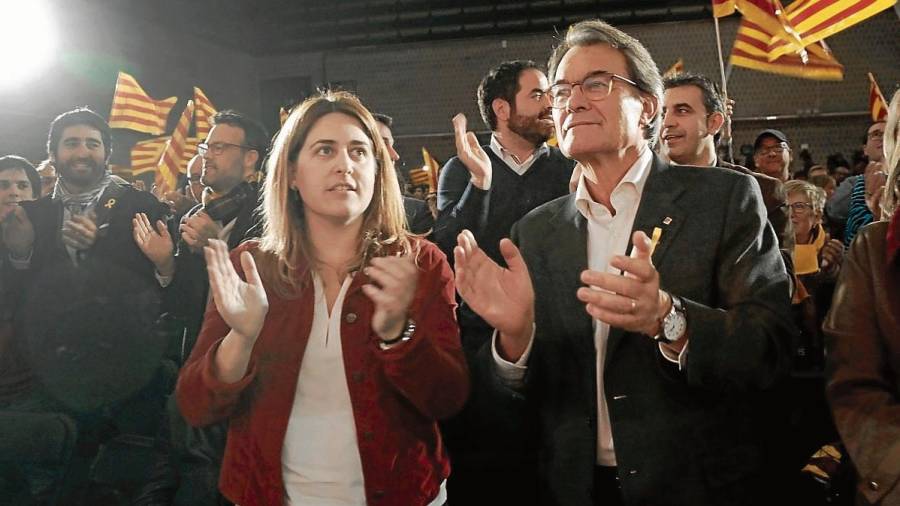 La secretaria general del PDeCAT, Marta Pascal, y Artur Mas son investigados por el juez. FOTO: efe