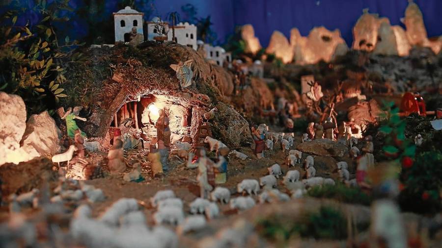 Este es el nacimiento del niño Jesús, la parte más importante de un belén, de Ramon Cardona. FOTO: Fabián Acidres