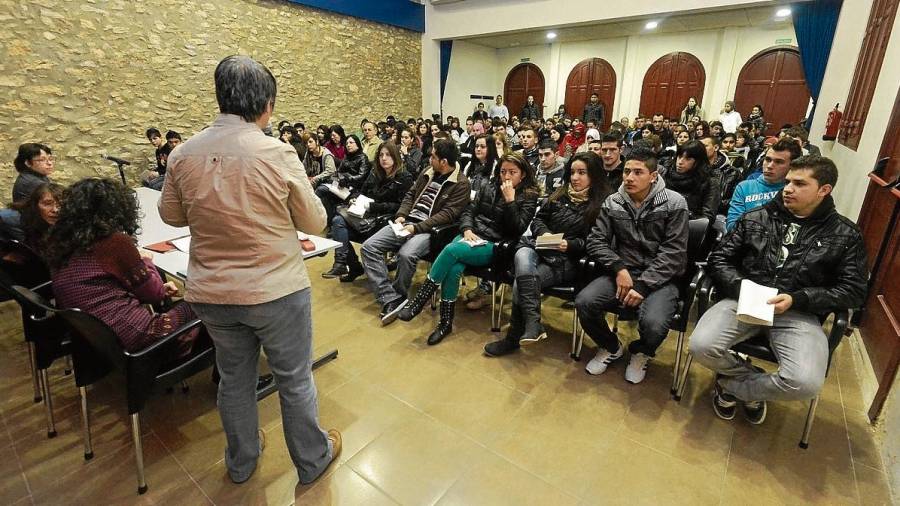 Un dels programes de les polítiques d’ocupació és la contractació de joves en pràctiques. FOTO: J.Revillas