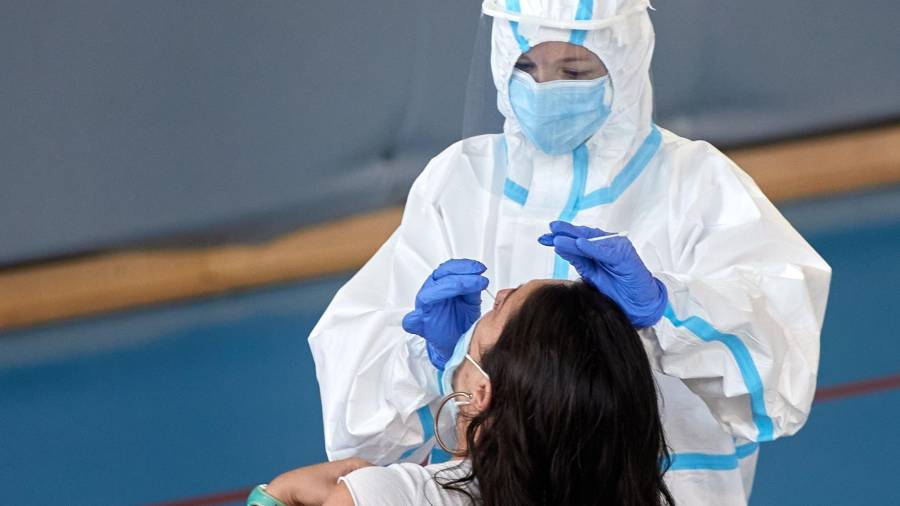 La cifra global de contagios en España se eleva ya a 1.046.132 desde el inicio de la pandemia. Foto: EFE