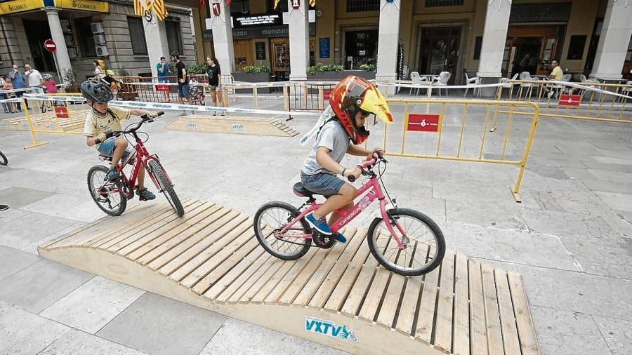 Els més petits van poder gaudir ahir al VXTV del circuit infantil ciclista. FOTO: Joan Revillas