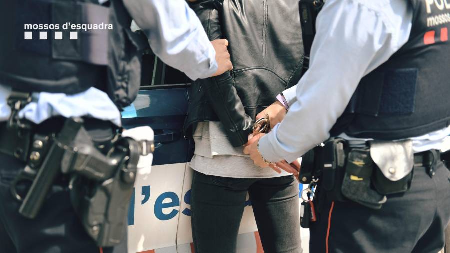 Imagen de archivo de un arresto de Mossos. FOTO: CME