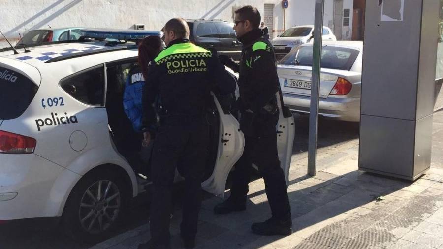Imagen de archivo de una detención de la Guàrdia Urbana de Tarragona. FOTO: DT