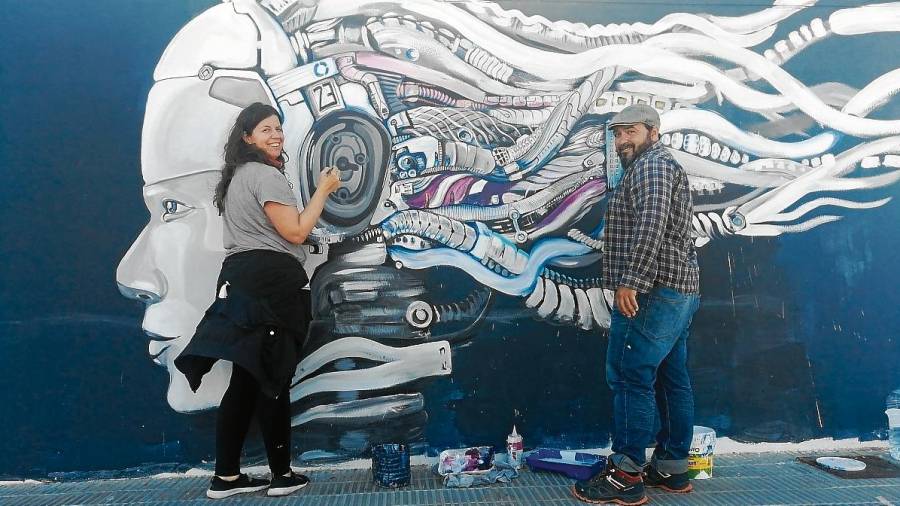 Mariana Escobar y Xesco González han trabajado en la obra durante diez días. FOTO: CEDIDA