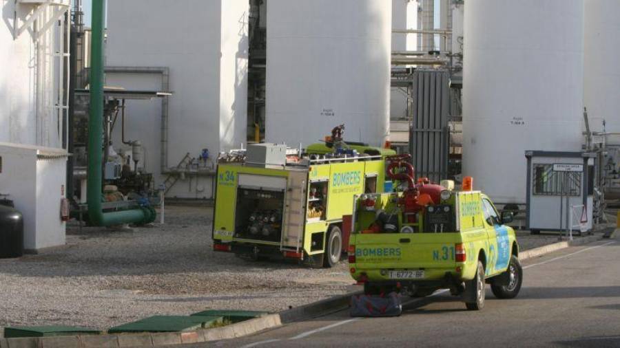 Equipos de emergencia en la empresa Carburos Metálicos el día del accidente. Foto: DT