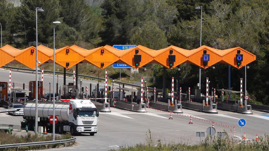 Imagen de archivo del peaje de acceso a la autopista AP-7 en Tarragona. Foto: Pere Ferré