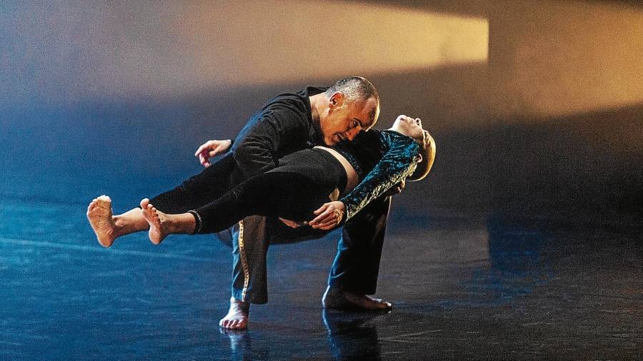 El coreógrafo Roberto Olivan y la bailarina Encarni Sánchez durante el estreno del espec-táculo ‘GOLD’. Foto: Jesús Robisco