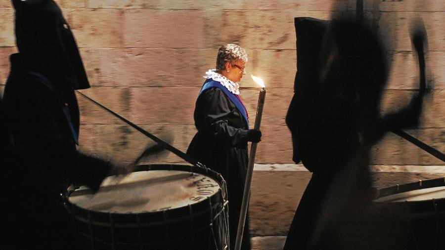 Será el segundo año consecutivo que no se pueden celebrar los actos más tradicionales, como la procesión del Viernes Santo. FOTO: PERE FERRÉ