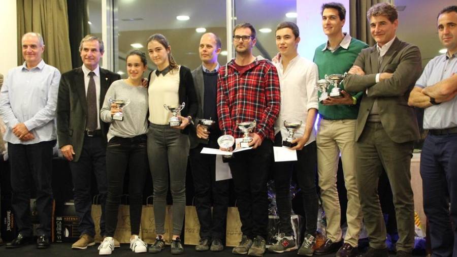 Campeones y finalistas del Master recibieron sus trofeos en la Diada. FOTO: Federació Catalana de Pàdel
