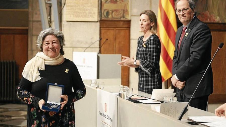 Manola Brunet, después de recoger el galardón en el Palau de la Generalitat. FOTO: Jordi Bedmar/Cedida