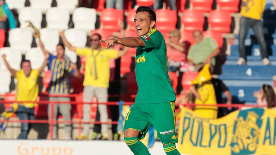 Álvaro García celebra un gol con el Cádiz. Foto: Diario de Cádiz