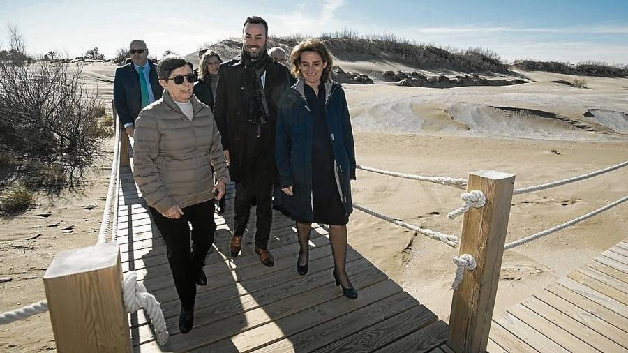 Visita de la ministra Ribera aquest dilluns, 4 de febrer, al Delta, concretament a la platja de Riumar (Deltebre). FOTO: Joan Revillas