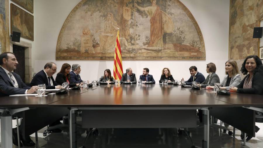 Quim Torra va presidir la taula de diàleg, celebrada al Palau de la Generalitat. efe