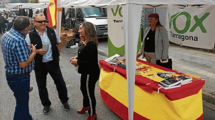 Un acto reciente de Vox Tarragona durante el mercadillo de Torreforta. Foto: Vox