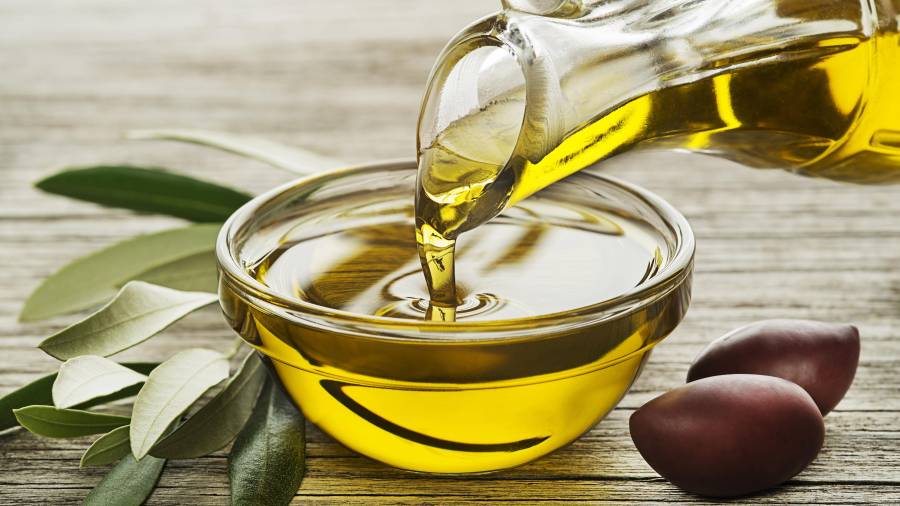 Alguns estudis suggereixen que els consumidors d’oli d’oliva tenen menor incidència d’obesitat. FOTO: gettyimage