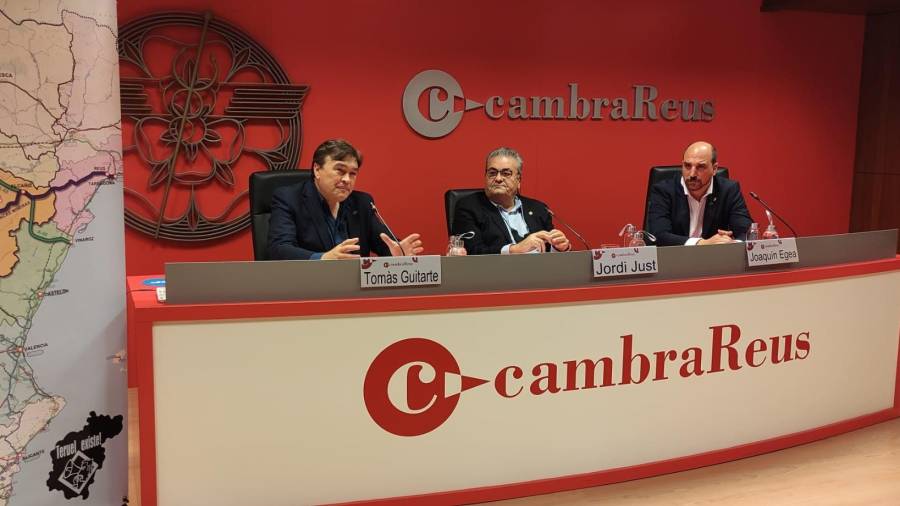 De izquierda a derecha, Tomàs Guitarte, Jordi Just y Joaquín Egea, ayer. FOTO: CEDIDA / CAMBRA DE COMERÇ DE REUS