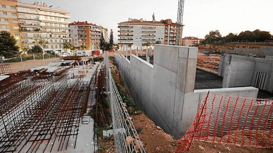 Imagen de archivo de las obras de la nueva Escola L’Arrabassada, que empezaron en septiembre. FOTO: Pere Ferré