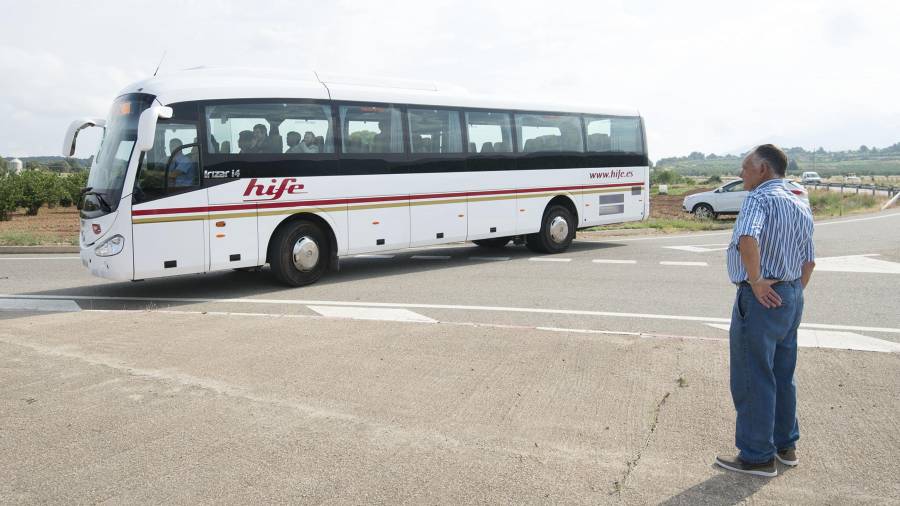 Fotografia del servei d’autobusos d’Hife, molt utilitzat pels ebrencs que van a estudiar fora. Foto: Joan Revillas