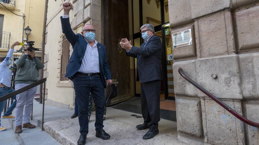 Paco Gas, a l’esquerra, el dia del judici a Tortosa. FOTO: JOAN REVILLAS