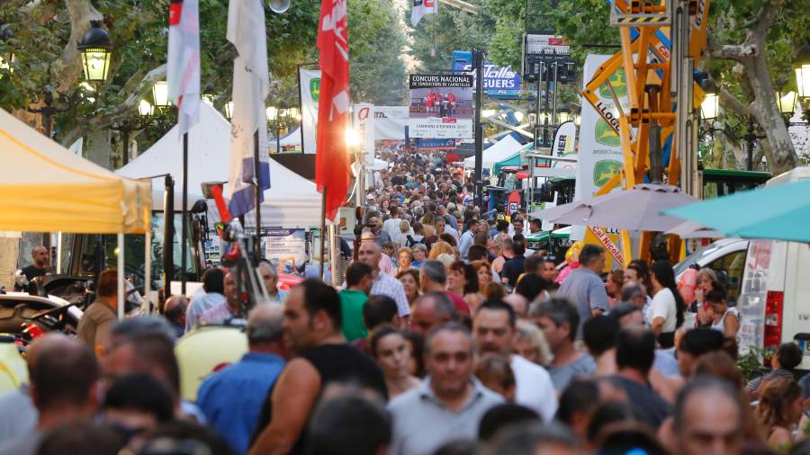 350 expositors mostren els seus productes per diferents carrers i places. La Firagost té un gran ventall d’activitats gratuïtes i obertes a tothom. Foto: Pere Ferré