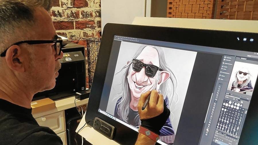 Paco Guzmán también realiza caricaturas con tecnología digital. FOTO: CEDIDA