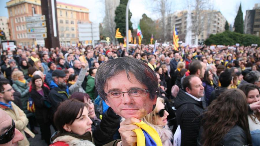 Manifestació a Tarragona en protesta per la detenció de Puigdemont. EFE