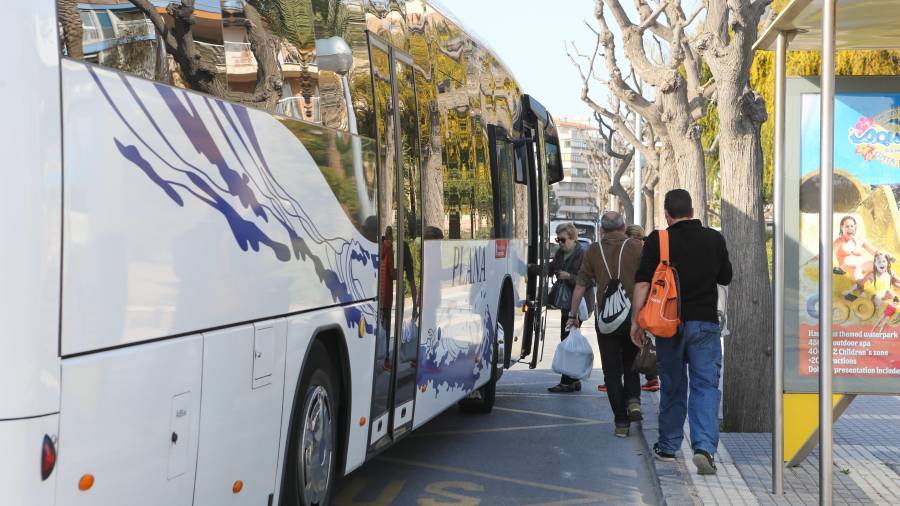 Hay una partida de 500.000 euros para el bus urbano. Foto: Alba Mariné