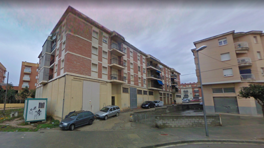El vecino que pidió ayuda vive en el número 12 de la avenida de Reus, en Constantí.
