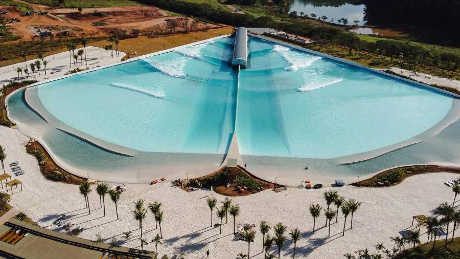 Una laguna para surfear como las que monta Wavegarden.