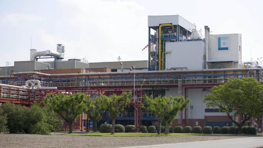 Imagen de la planta de producción de Elix Polymers en el Polígono Sur de Tarragona. FOTO: acn