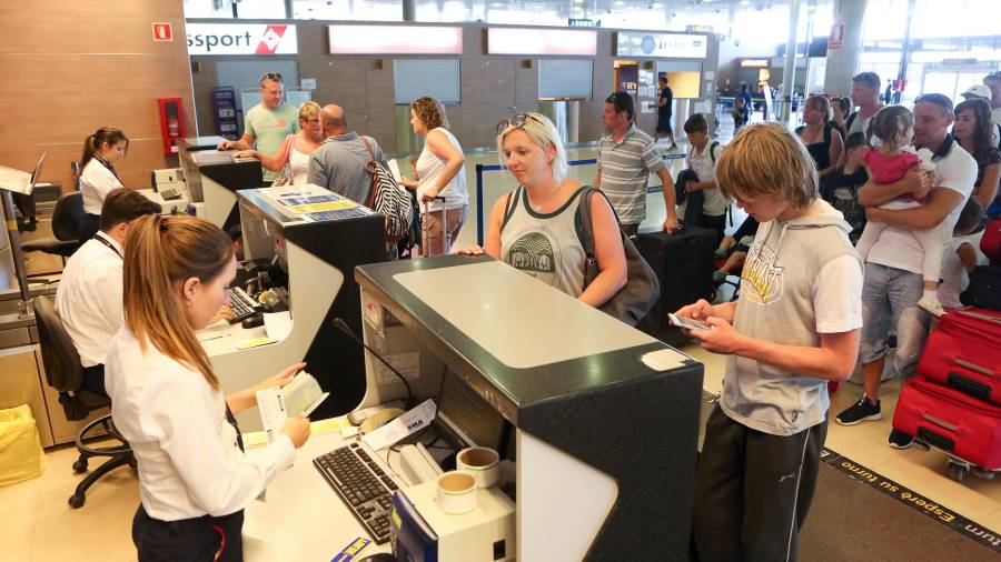 El aeropuerto de Reus atendió el año pasado a más de un millón de pasajeros. FOTO: DT