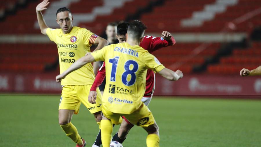 El Olot en su visita al Nou Estadi la pasada temporada en la Copa del Rey. FOTO: PERE FERRÉ