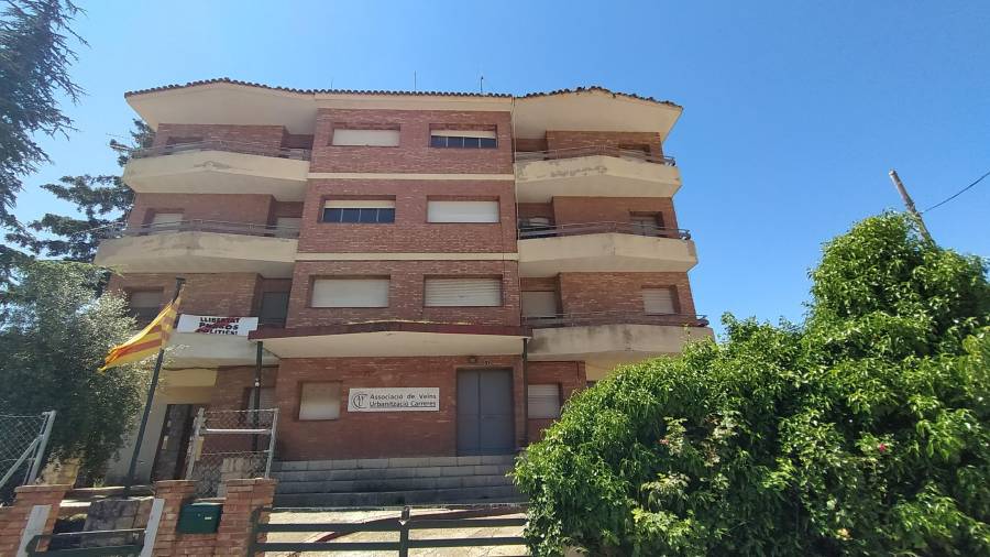 L’antiga caserna de la Guàrdia Civil de l’Espluga va ser adquirida en subhasta per l’Ajuntament l’any 2015. FOTO:DT