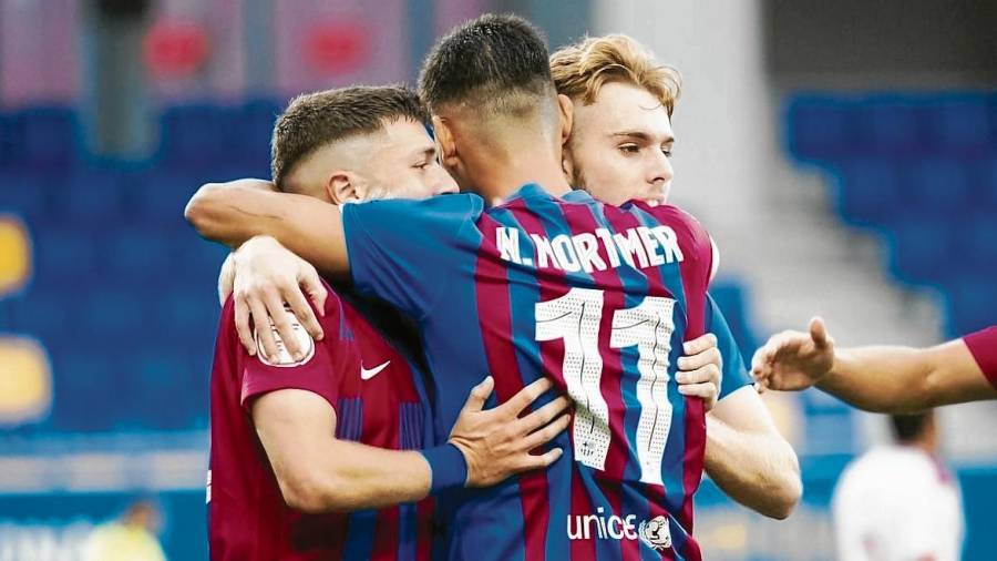 Los jugadores del Barça B celebran el tanto conseguido ante el Algeciras. FOTO: FC BARCELONA