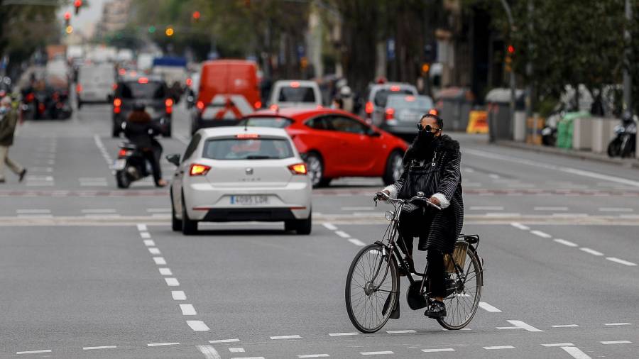 Las restricciones en Catalunya se alargan una semana más. EFE