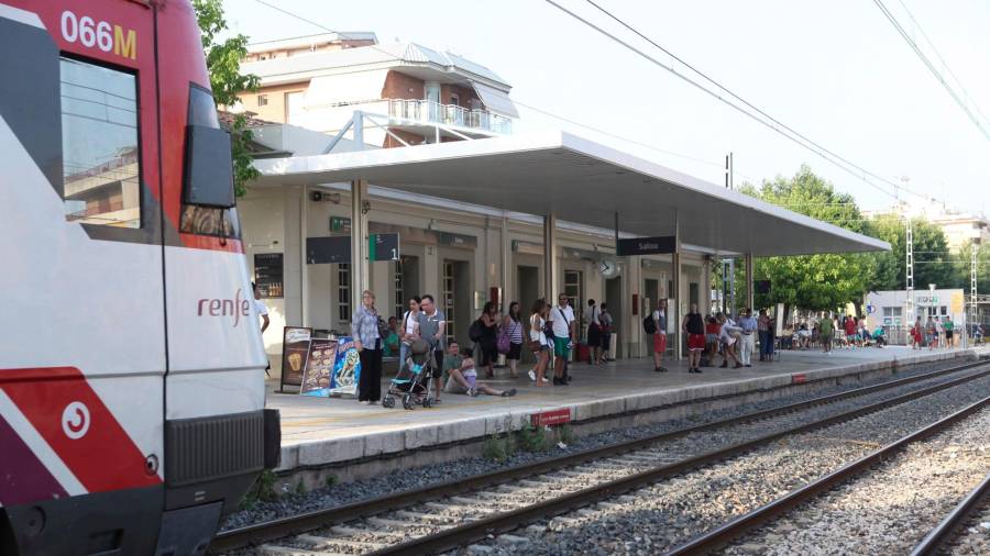 Un convoy llegando a la estación de Salou. FOTO: DT