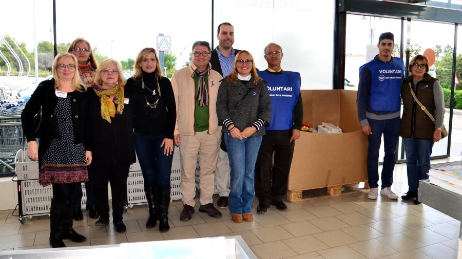 Imatge dels voluntaris de l'any passat del Gran Recapte a Roda de Berà.