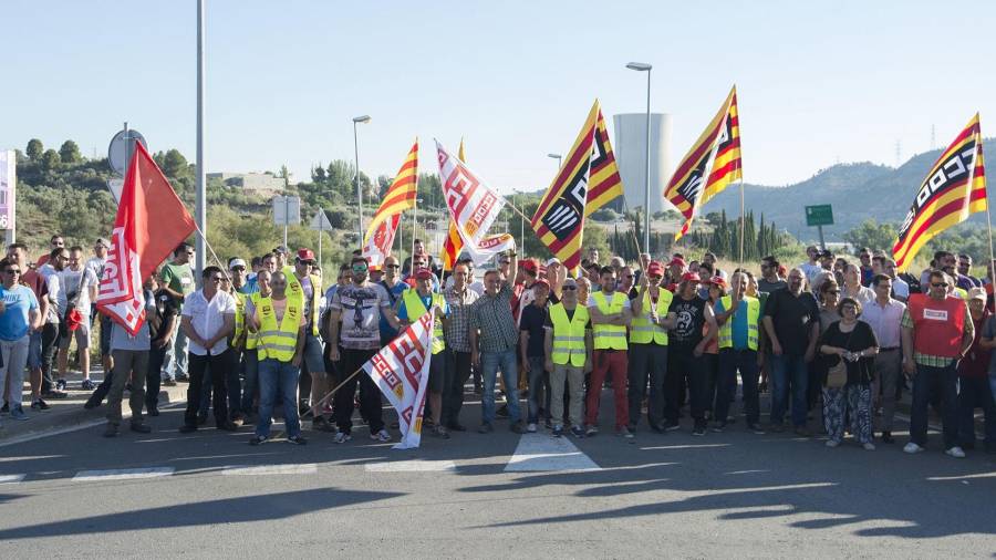 Una de les mobilitzacions organitzades enguany pels treballadors de les empreses auxiliars a la central nuclear d’Ascó. FOTO: Joan Revillas