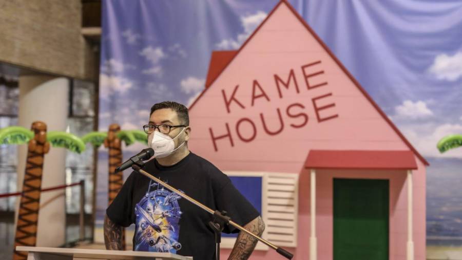 La ‘Kame House’ ha sido elaborada con material reciclado porlos tarraconenses Anna Jansà y Julio Mestre. FOTO: ANGEL ULLATE
