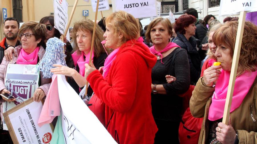 Protestas del sector de la limpieza en Tarragona. FOTO: ll. m.