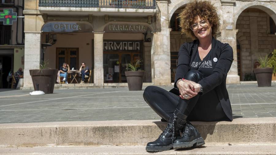 Fanny Frigola Forga a la plaça de la Quartera de Falset. FOTO: J. REVILLAS