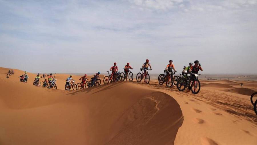 La primera etapa se tuvo salida y llegada en las dunas de Merzouga. Foto: Cedida