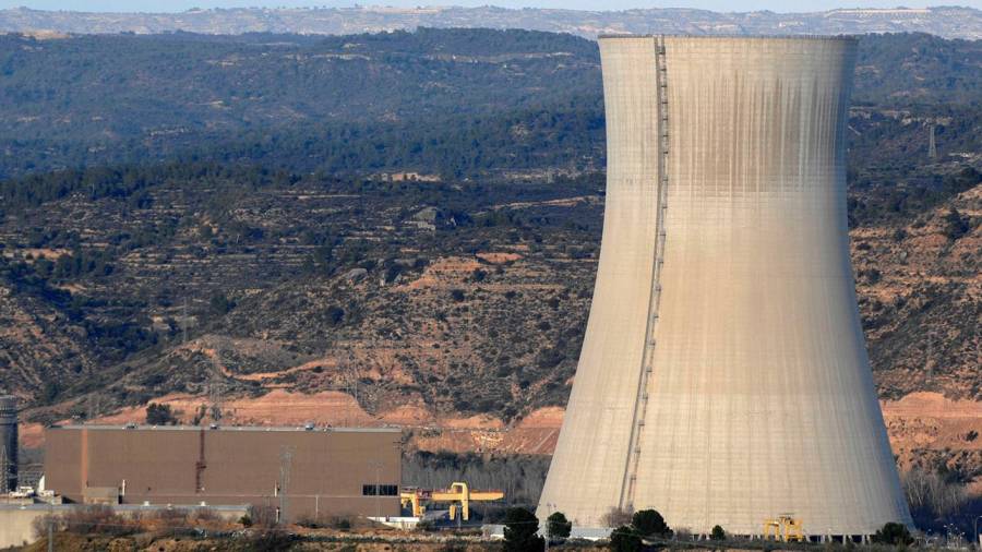 La central nuclear d'Ascó, a la Ribera d'Ebre. Foto: Joan Revillas